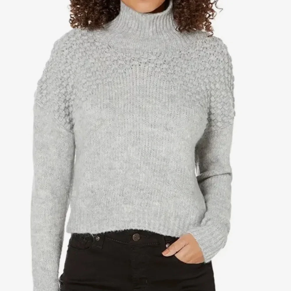 Free People Sweater Womens Medium Light Heather Gray Bradley Textured Turtleneck